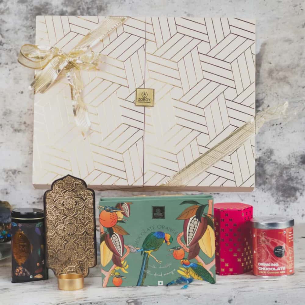 Zoroy Opulence Festive Gift Hamper Of Assorted Chocolates, Almond Dry Fruits And T-Lite Candle Holder in bulk from India — Ant Mascot