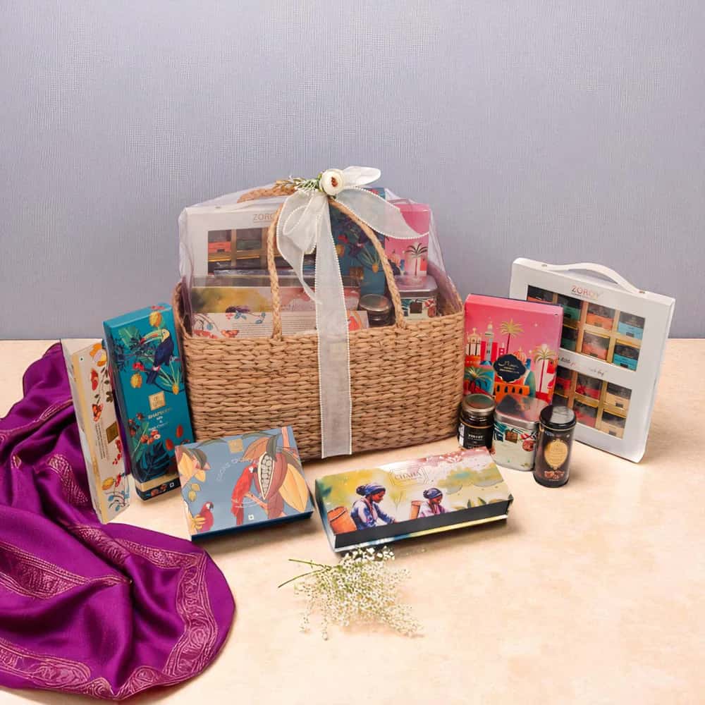 Zoroy Weed Basketry Large Boat Hamper � Gourmet Chocolates, Cookies, Honey, Ceramic And Cork Mug in bulk from India — Ant Mascot