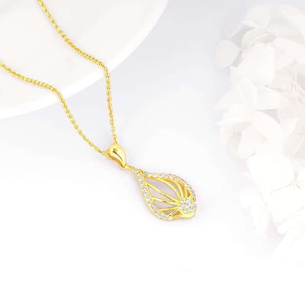 Golden Glint Pendant With Link Chain in bulk from India — Ant Mascot