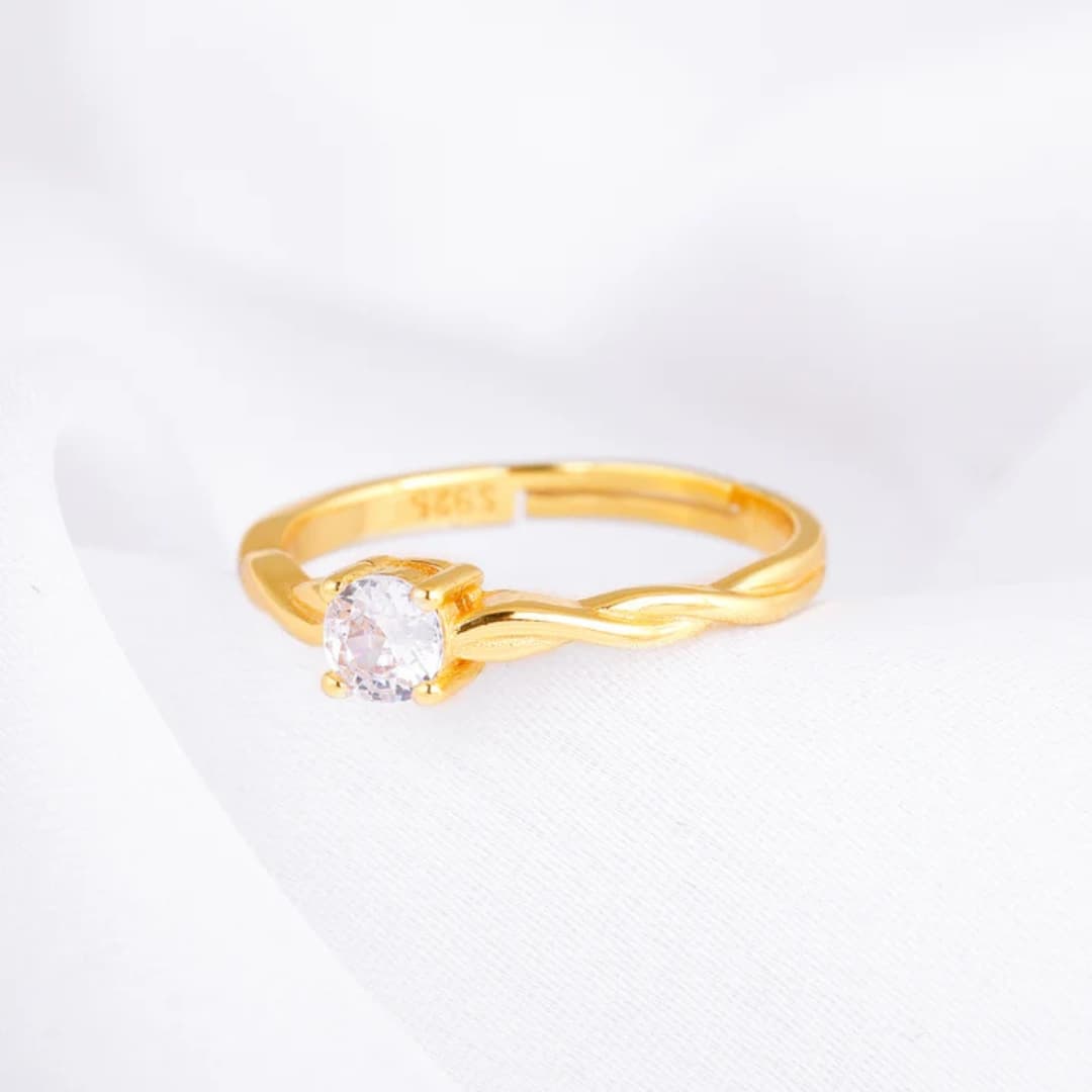 Golden Swivel Love Solitaire Ring