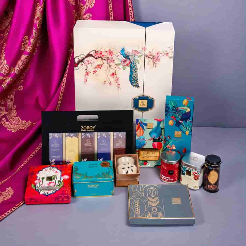 Zoroy Royal Peacock Luxury Hamper � Chocolates, Belgian Bars, Almond Brittle, Cookies & Aroma Diffuser