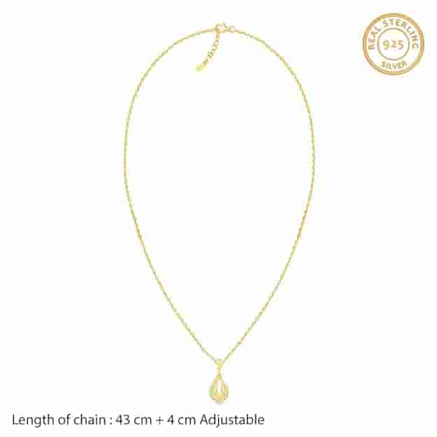 Golden Glint Pendant With Link Chain